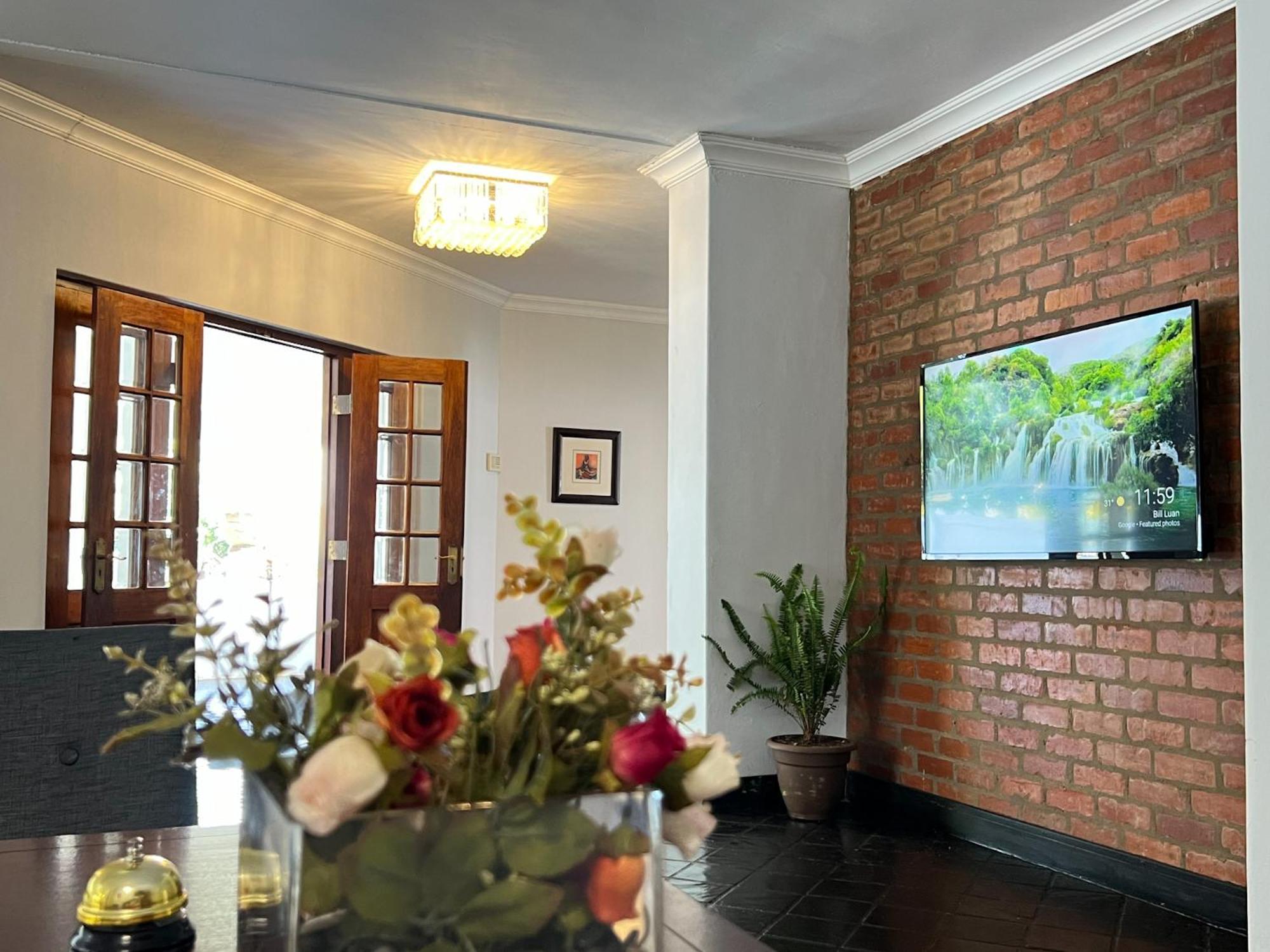 Amoris Guesthouse - In Brooklyn Pretoria-Noord エクステリア 写真