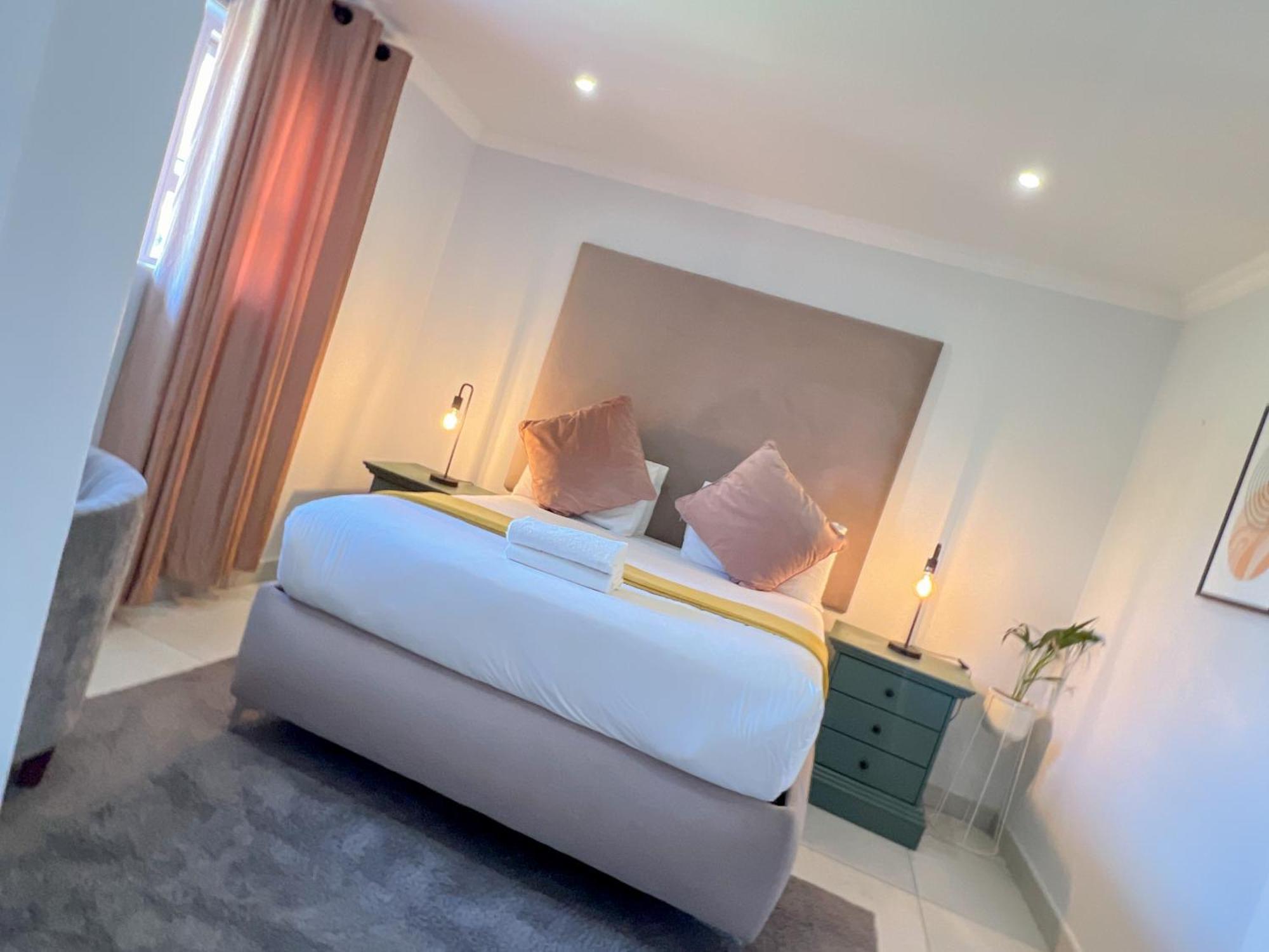 Amoris Guesthouse - In Brooklyn Pretoria-Noord エクステリア 写真